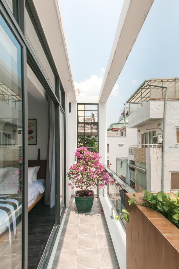 Central Studios At Ben Thanh Market By Circadian Ho Chi Minh City Exterior photo